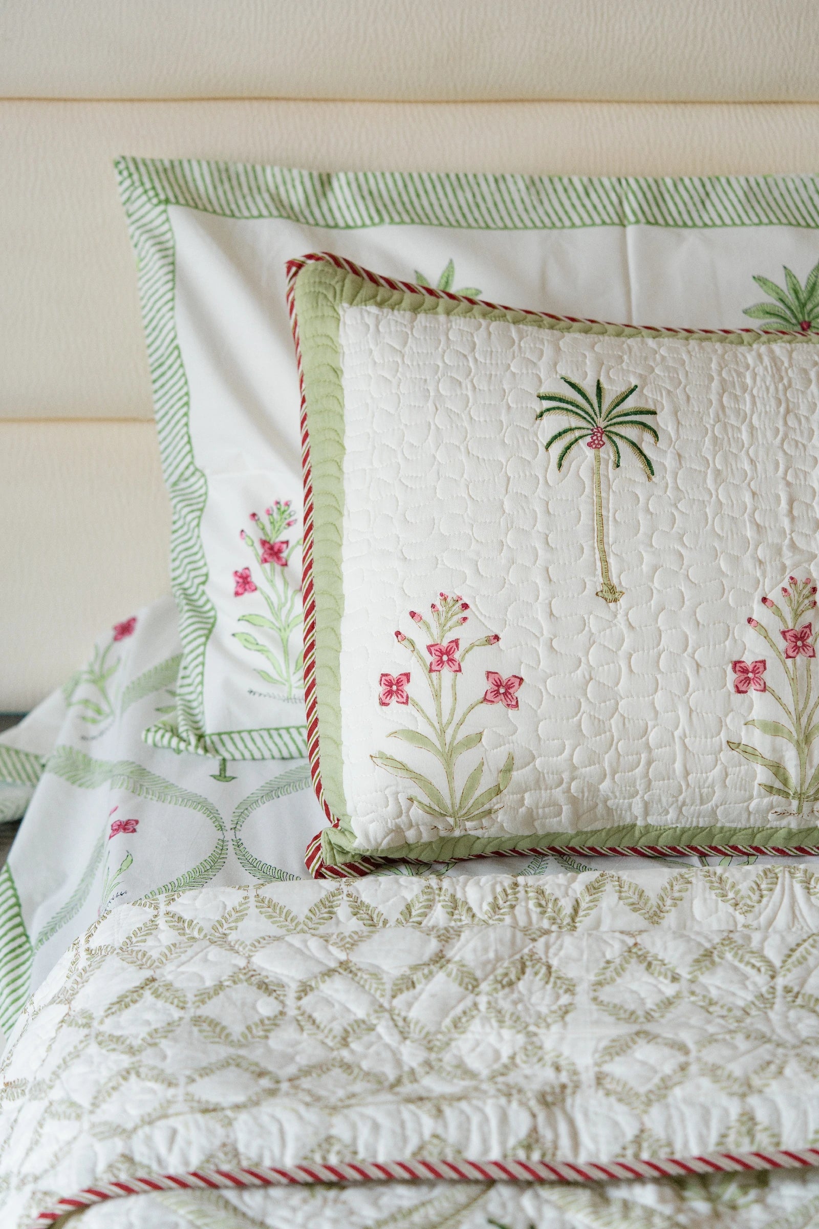 Tropical Vibes Quilted Bedcover - Cool Threadz