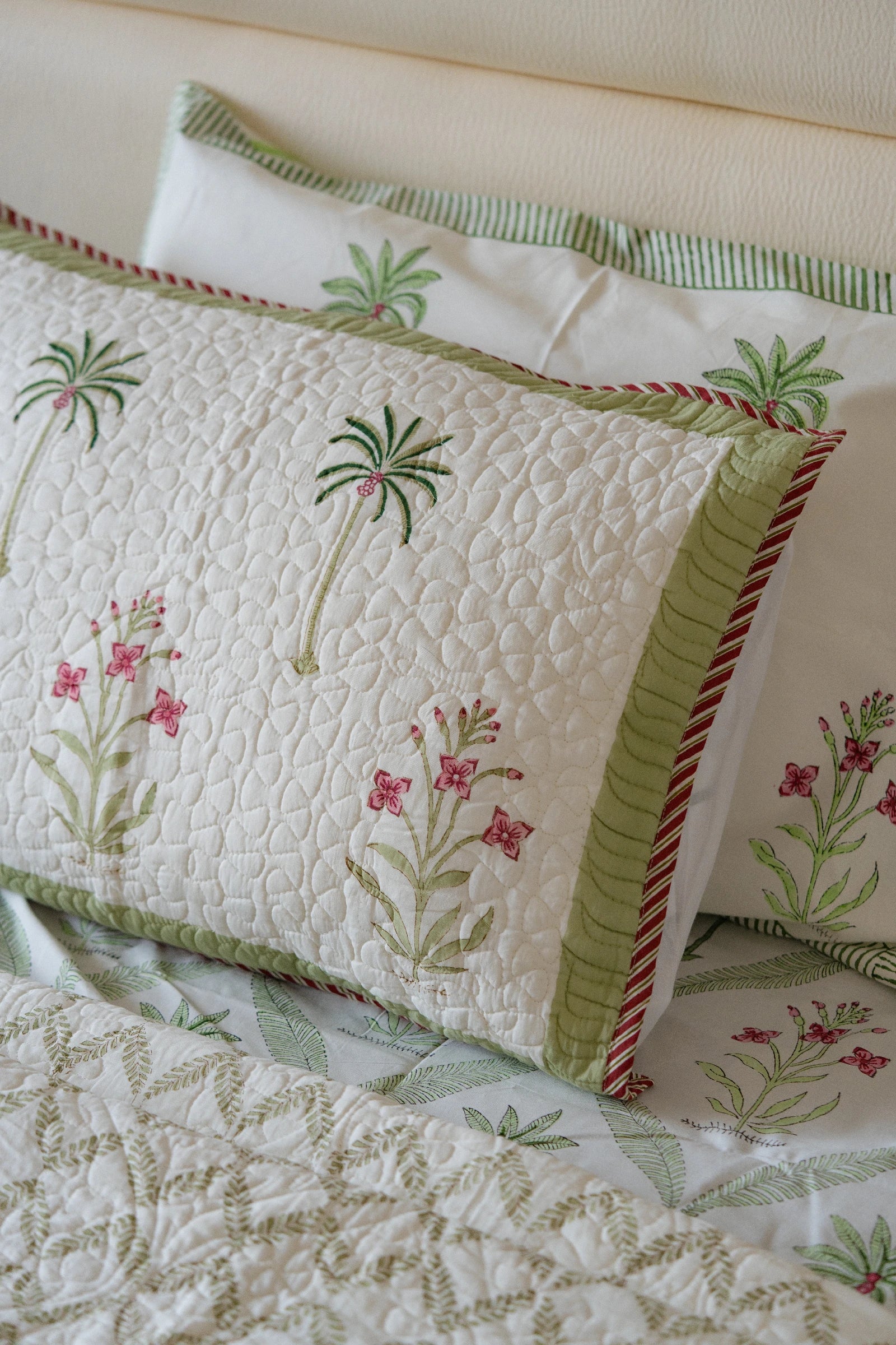 Tropical Vibes Quilted Bedcover - Cool Threadz