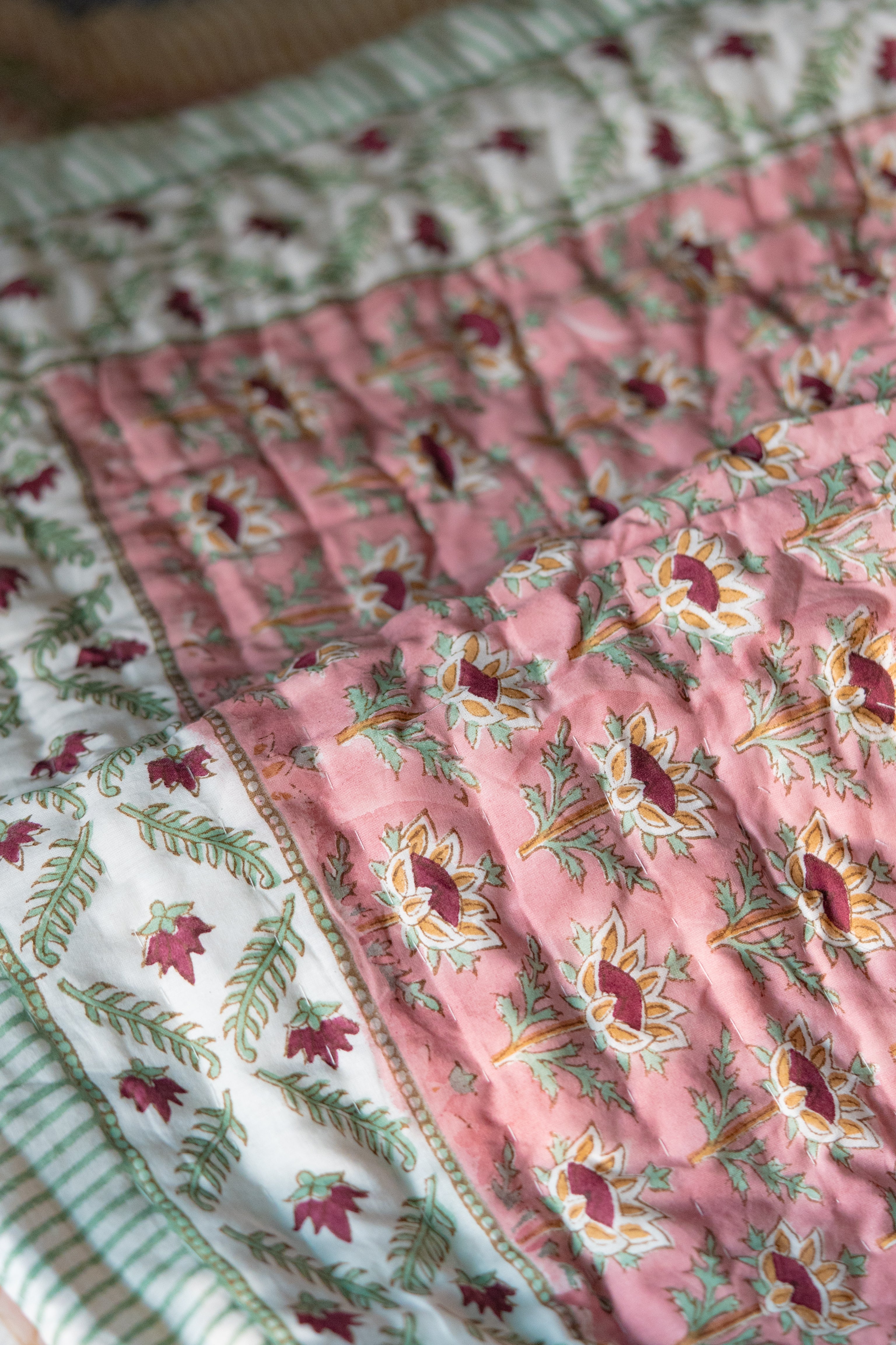 PINK LOTUS Single Quilts - Cool Threadz